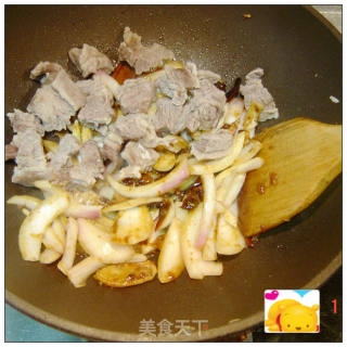 大家都爱的秋冬美味-------酱焖牛腩的做法步骤：8