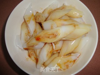 腊肠鸡蛋炒猪肠粉的做法步骤：5