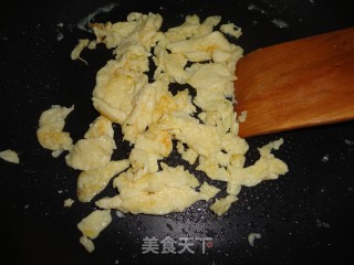 腊肠鸡蛋炒猪肠粉的做法步骤：6