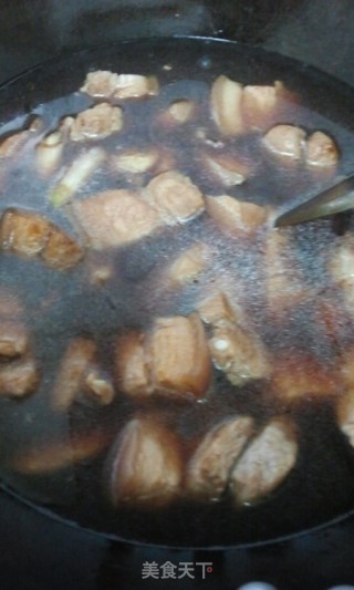 鹌鹑蛋红烧肉~~~~~~分享剥鹌鹑蛋的窍门的做法步骤：6