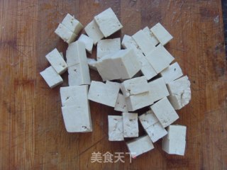牡蛎豆腐白菜汤的做法步骤：2