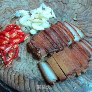 蒜香东坡肉的做法步骤：1