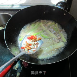 鱼香肉末丝瓜的做法步骤：6