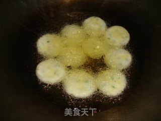 【香葱土豆饼】----葱香味浓，香脆可口的做法步骤：5