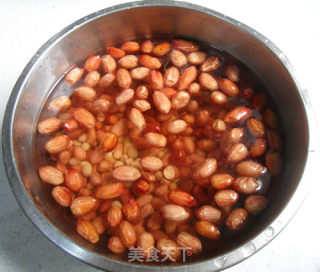 水煮花生黄豆的做法步骤：2