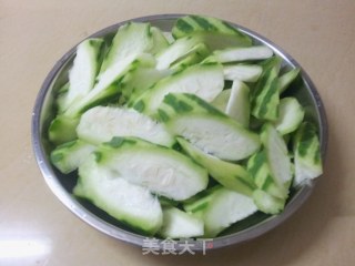 丝瓜炒肉片的做法步骤：3