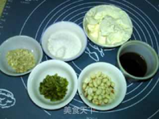 果仁太妃糖的做法步骤：1