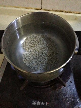淮山薏米汤的做法步骤：1