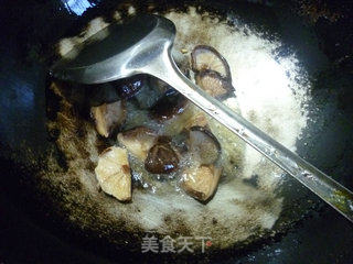 香菇炒西兰花的做法步骤：6