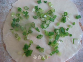 家庭葱油饼的做法步骤：3