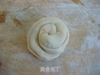 家庭葱油饼的做法步骤：5