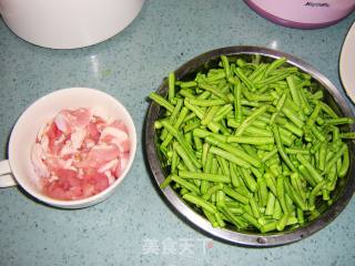 【豇豆肉丝炒面】的做法步骤：1