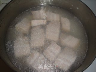 少油红烧肉的做法步骤：1