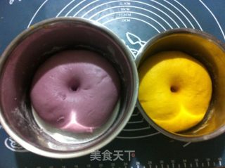 胡萝卜紫薯双色奶香馒头的做法步骤：4