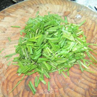 韭菜煎饼的做法步骤：1