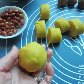熟面花生馅月饼的做法步骤：5