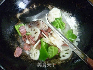 腊肠炒莲藕的做法步骤：9