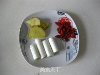 秋季大补菜----山药炖雉汤的做法步骤：1