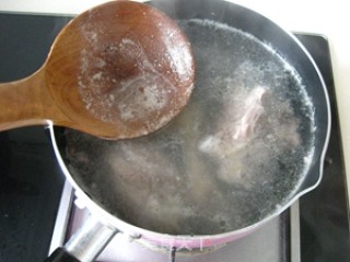 秋季大补菜----山药炖雉汤的做法步骤：3