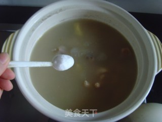 抗秋燥补水滋养靓汤【板栗百合煲鸡脚】的做法步骤：8