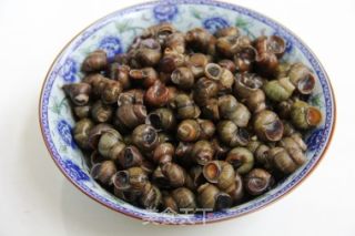 香辣田螺的做法步骤：1