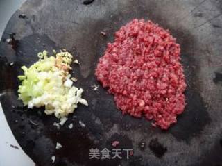 豆芽牛肉炒米线的做法步骤：3