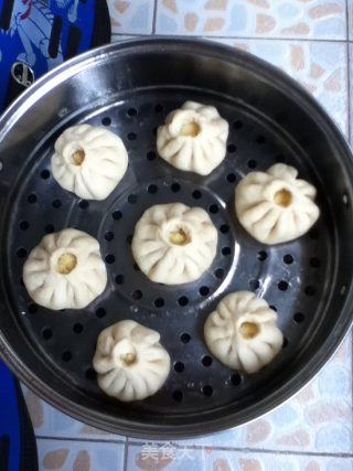奶黄包的做法步骤：7