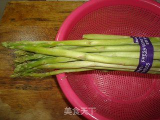 芦笋山药丁炒虾仁的做法步骤：3