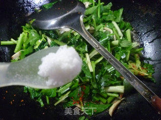 杏鲍菇炒芹菜的做法步骤：8