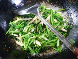 杏鲍菇炒芹菜的做法步骤：9
