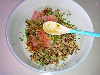 香菇鲜肉小馄饨的做法步骤：4