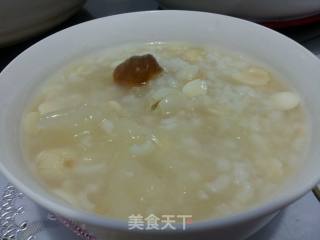 银耳杏仁莲子粥的做法步骤：5