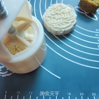 豆沙馅月饼的做法步骤：6