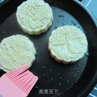 豆沙馅月饼的做法步骤：7