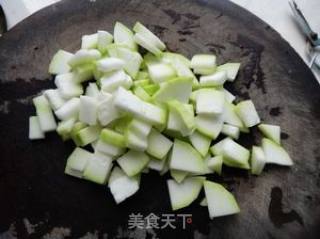 腊肠炒瓠瓜的做法步骤：2