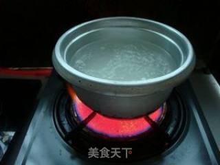 皮蛋瘦肉粥的做法步骤：2