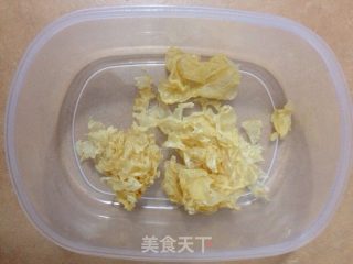 美味银耳汤的做法步骤：2
