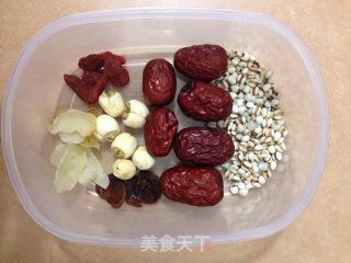 美味银耳汤的做法步骤：3