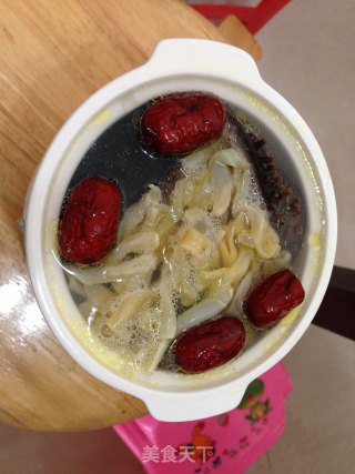 海参鱼胶乌鸡汤的做法步骤：11