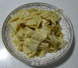 小白菜炒豆筋的做法步骤：2