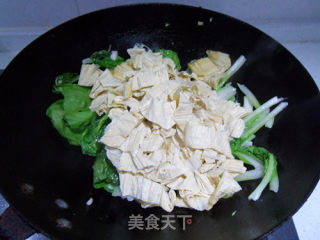 小白菜炒豆筋的做法步骤：6