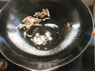 茭白胡萝卜炒肉丝的做法步骤：4