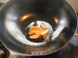 西芹炒黑木耳的做法步骤：4