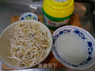 酱炒豆芽的做法步骤：1