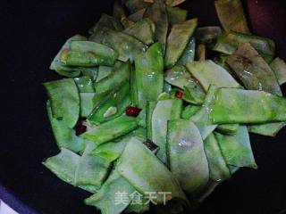 【鲍汁手撕扁豆】--真正无公害的素菜的做法步骤：4
