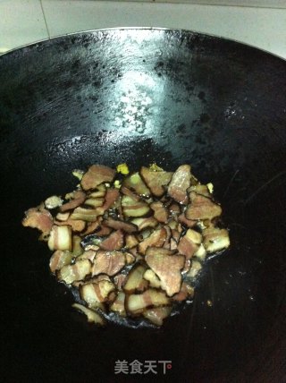 农家味道——烟熏腊肉炒花菜的做法步骤：4