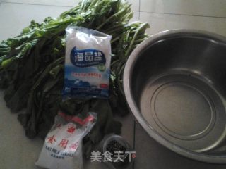 腌雪里红的做法步骤：1