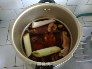 酱猪手的做法步骤：4