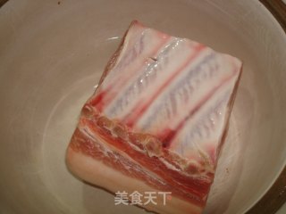 走油肉的做法步骤：1