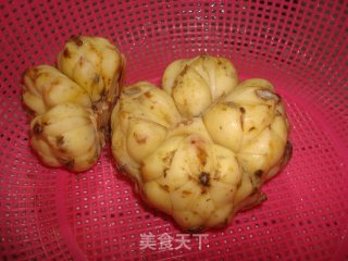 圣女果西芹百合的做法步骤：1